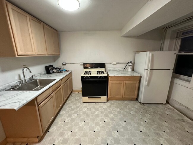 Photo - 2500 W Fond du Lac Ave Unit 5