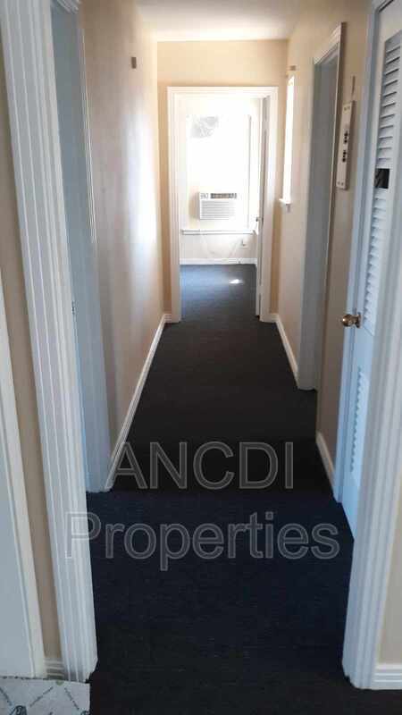 Photo - 703 Spring St