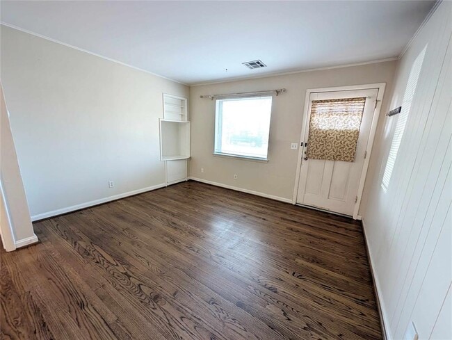 Photo - 2105 Westchester Dr