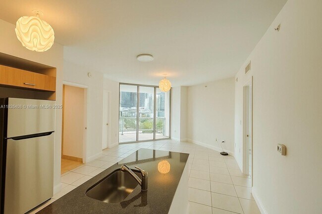 Photo - 350 S Miami Ave Unidad 1206