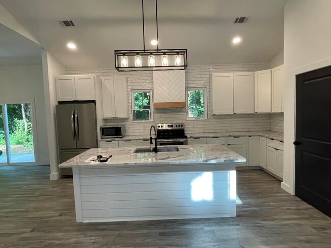 Photo - 1321 Cedar Ave S