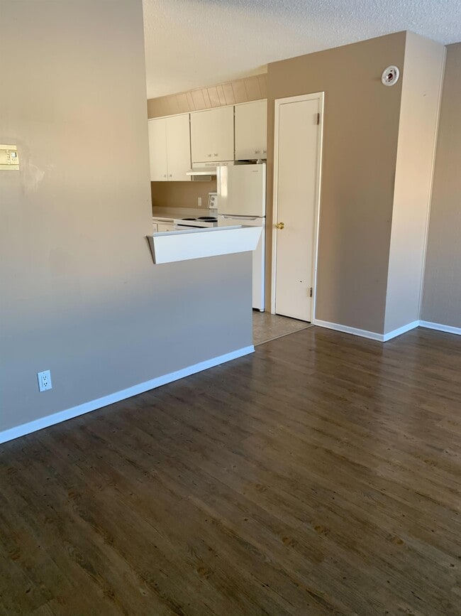 Building Photo - 7113 Bowman Ave Unit 1