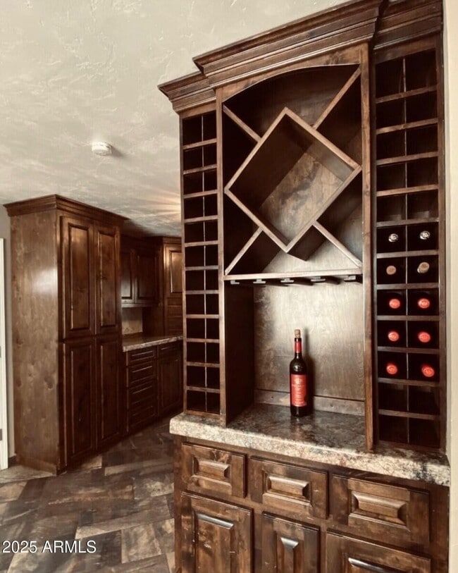 Photo - 1522 E 9th St