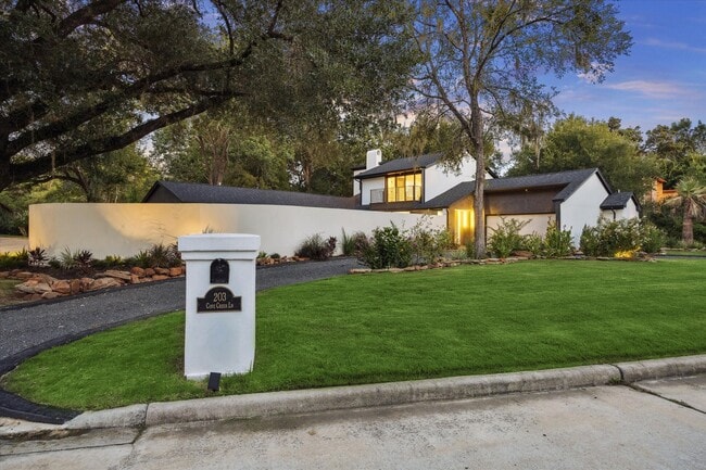 Photo - 203 Cove Creek Ln