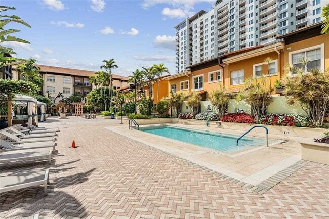 Building Photo - 200 4th Ave S Unit 119