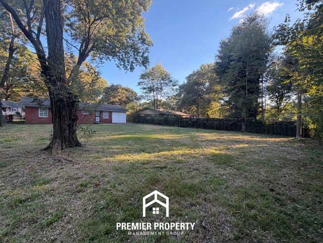 Photo - 1493 Rebecca St