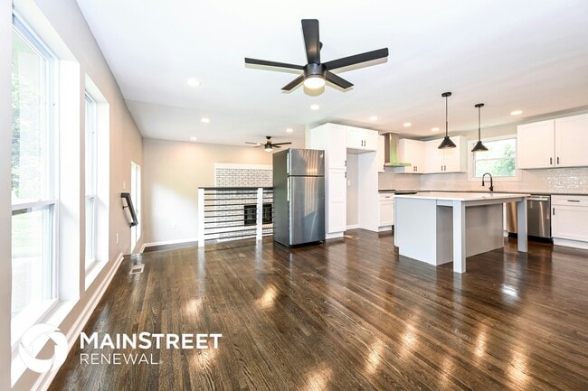 Photo - 4932 Aquatic Rd