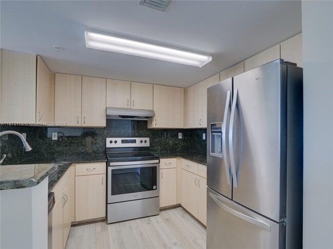 Building Photo - 3000 Coral Wy Unit 1221 Rental