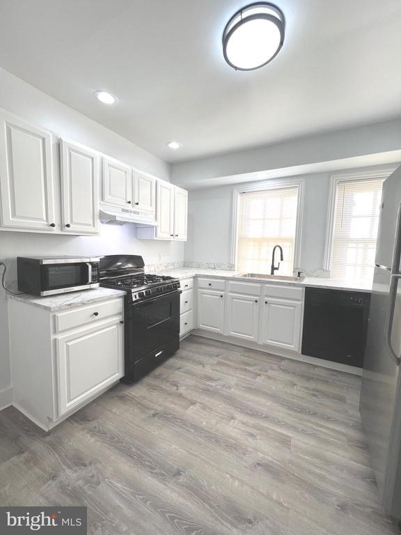 Photo - 405 N 2nd St