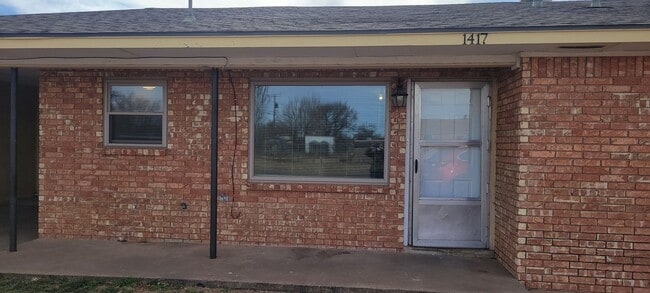 Building Photo - re1417 Unit 1417