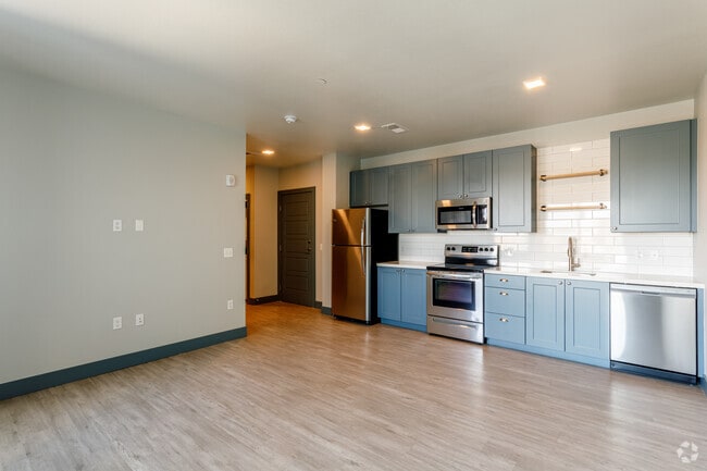 Studio - 440SF