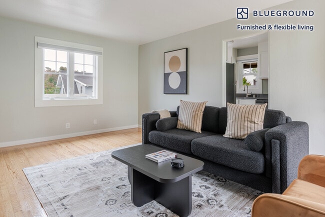 Photo - 317 Hawthorne Ave Unidad FL2-ID2009