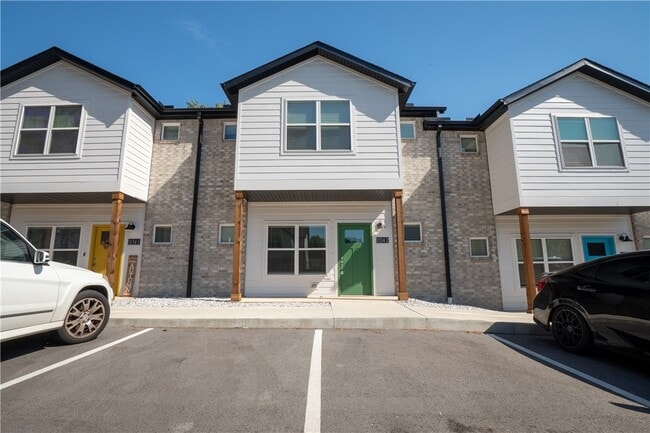 Building Photo - 1243 N Pink Ter