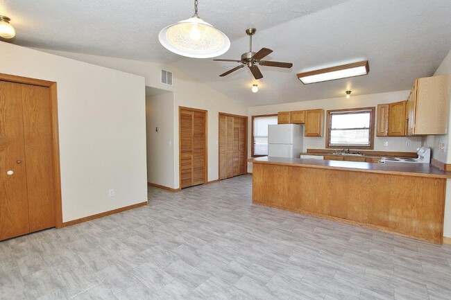 Photo - 1020 S Hayes Ave