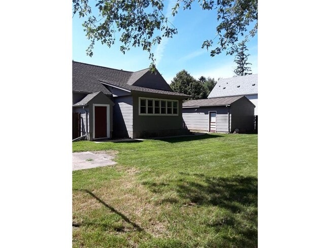 Photo - 376 Pierson Ave S