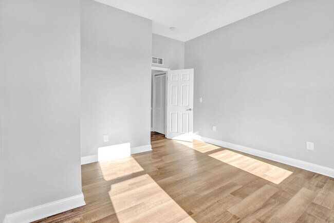 Photo - 1802 E 28th St