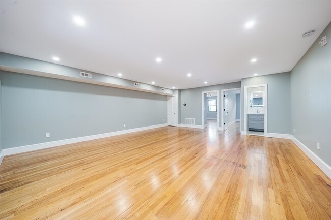 Photo - 381 1st St Unidad 2