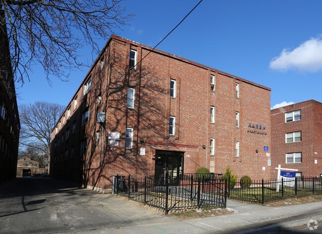 Photo - Garden Hill Apartments