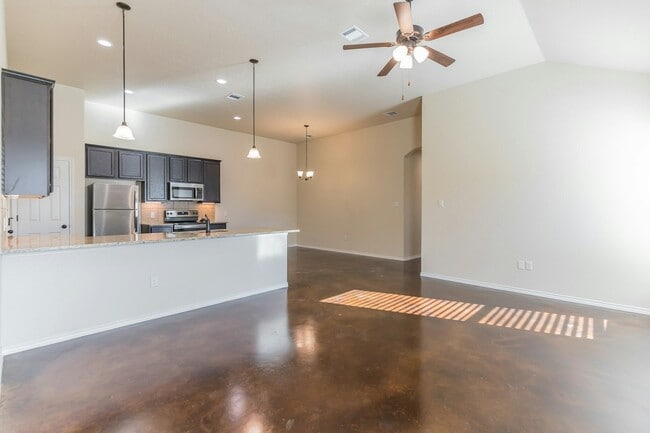 Photo - 203 Kaspar Way