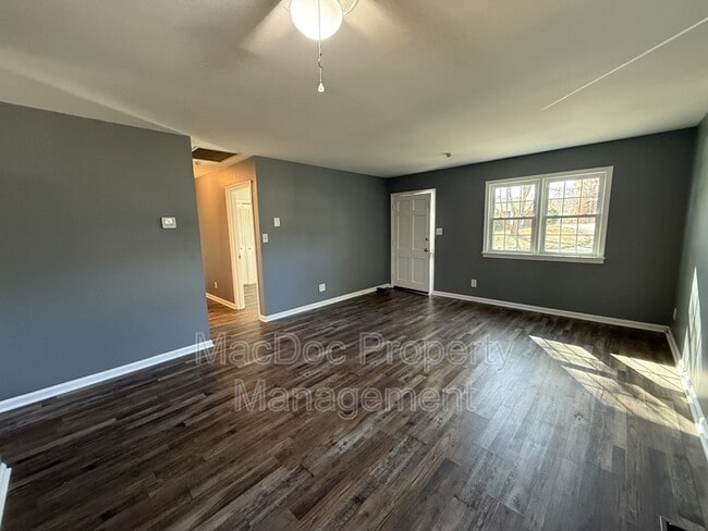 Photo - 155 Longstreet Ave