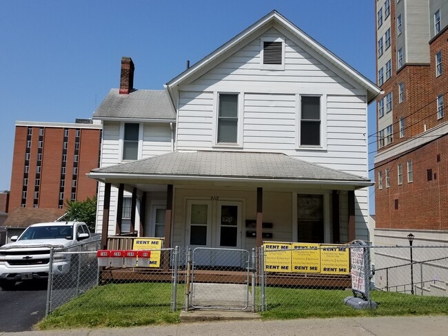 1-Bedroom Apartment $650 - 2113 University Ave Unit 1