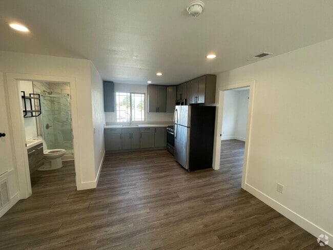 Building Photo - 2530 Francisco Blvd Rental