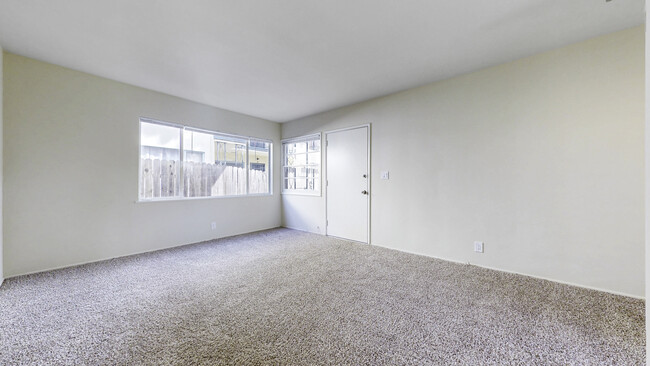 Photo - 735 Worcester Ave Apartments Unit 3