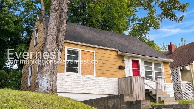 Photo - 2833 Van Brunt Blvd