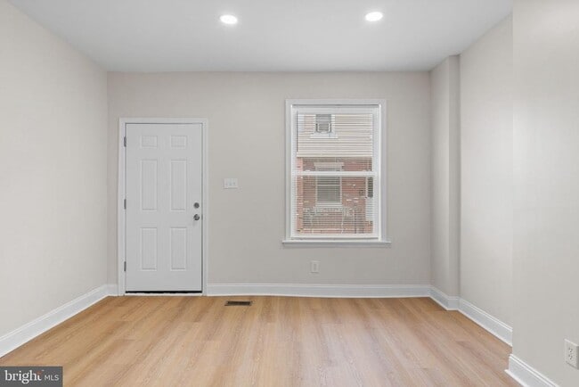 Photo - 2151 E Stella St