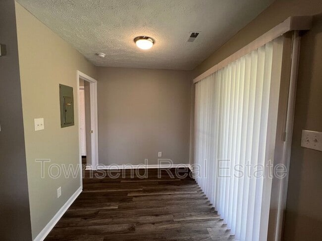 Photo - 1437 Ireland Dr