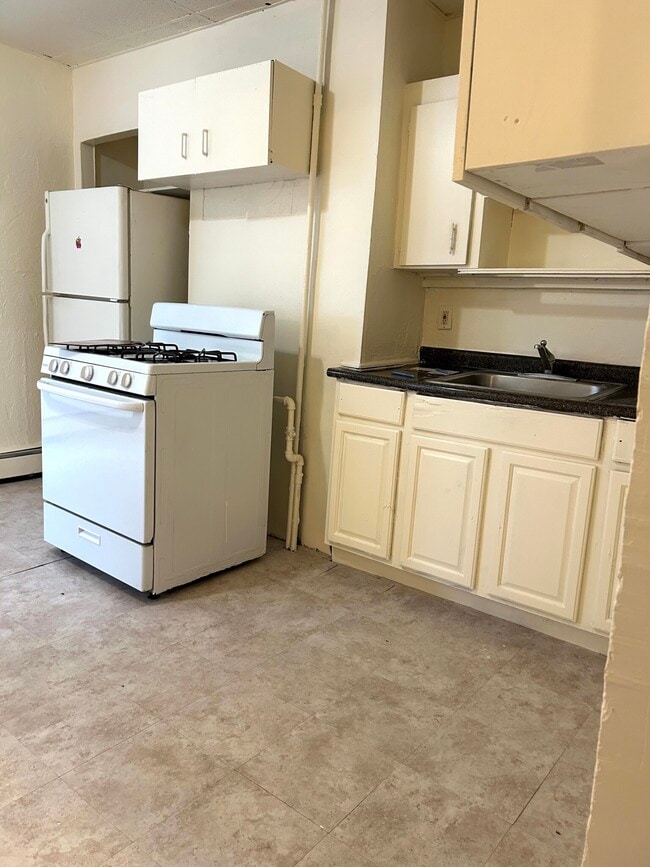 Photo - 200 London St Apartments Unit 2