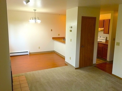 Photo - Great Sunny upstairs 2bed with washer&dryer