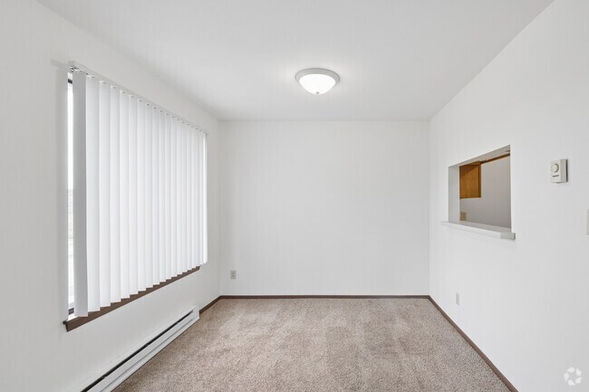 2BR, 2BA - 1,000SF - Dining Room