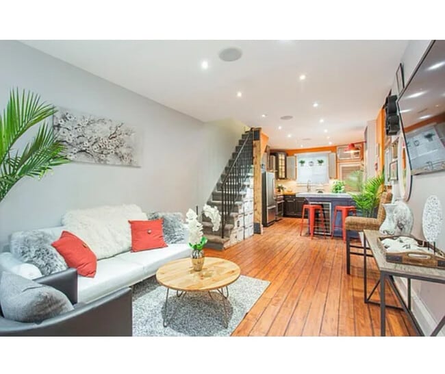 Photo - 823 S Hutchinson St