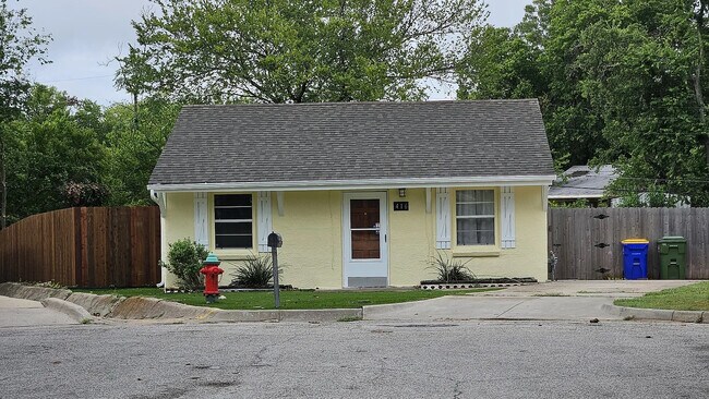 Photo - Room in House on Hayes Ct