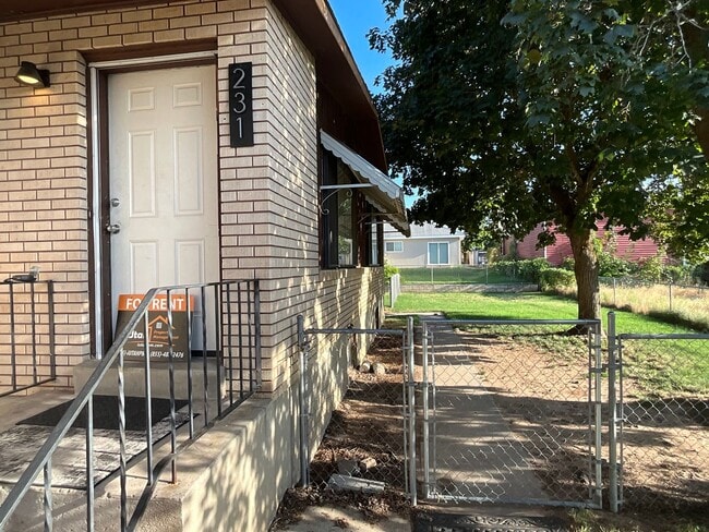 Photo - 4 Bedroom 2 Bath Duplex- Dog Friendly