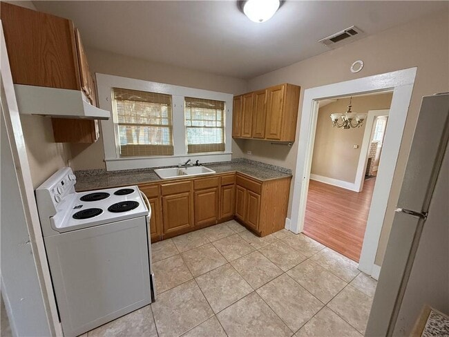 Photo - 135 N Carlen St