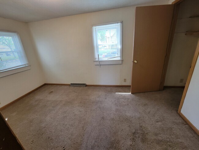321 13th Ave W Unit House