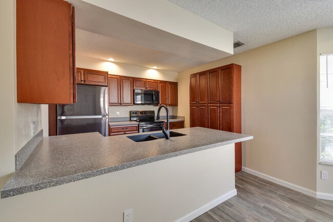 Photo - BEAUTIFUL THREE BEDROOM TOWNHOME WITH GARAGE(AVAILABE NOVEMBER)