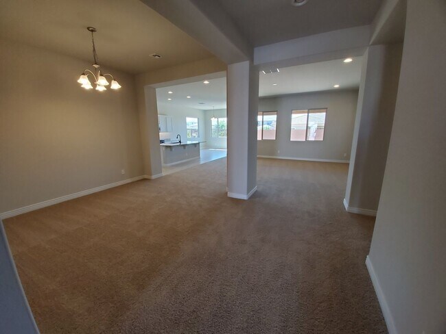 8537 West Myrtle Ave