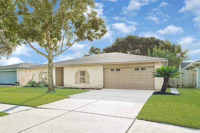 Photo - 206 Sweetgum Dr