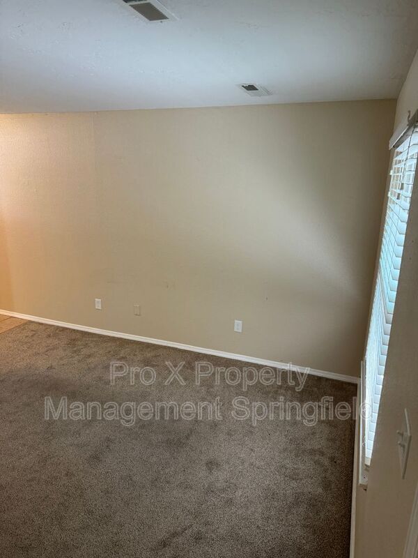 Photo - 1050 W Elm St Unit A