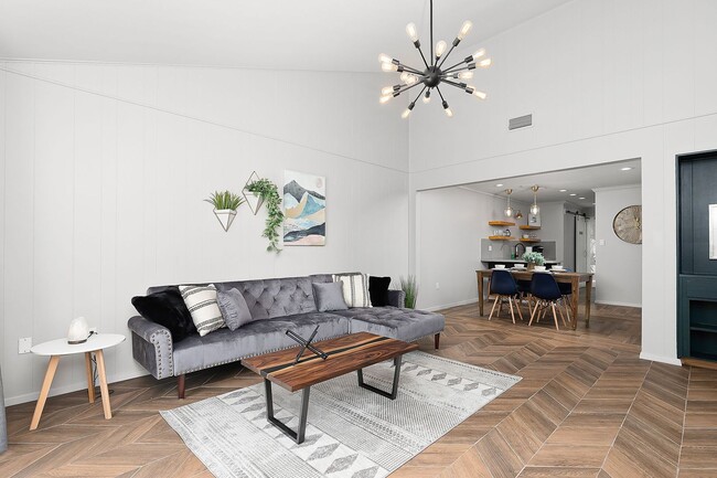 Photo - Centrally located apartment with pool!