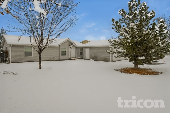 Building Photo - 1299 Mobile St