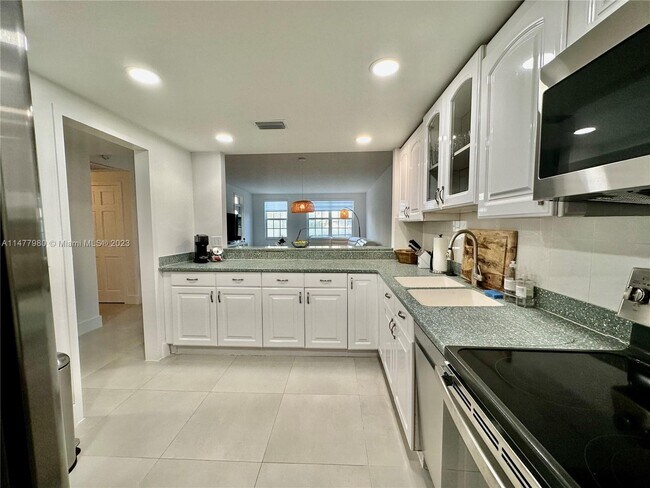 3475 S Ocean Blvd 1140