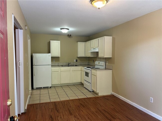 Photo - 1706 S Powell St Unit 206