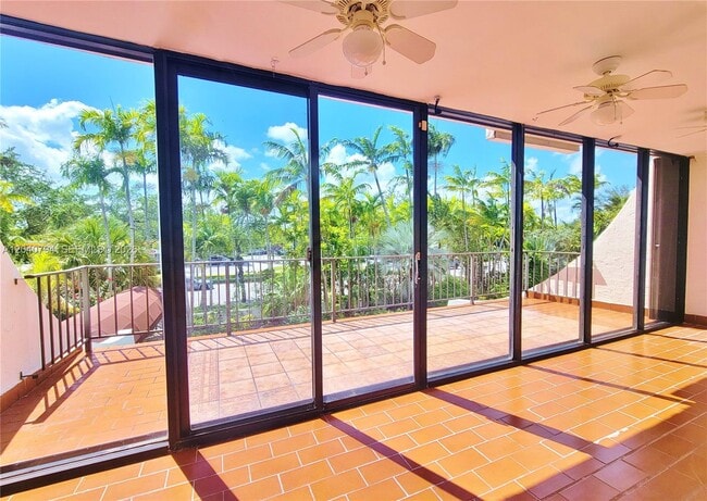 Photo - 77 Crandon Blvd Unidad 2B