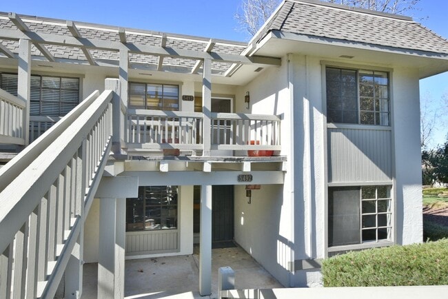 Building Photo - Sharp, Bright and Tranquil 2 Bedroom 2 Bat... Rental