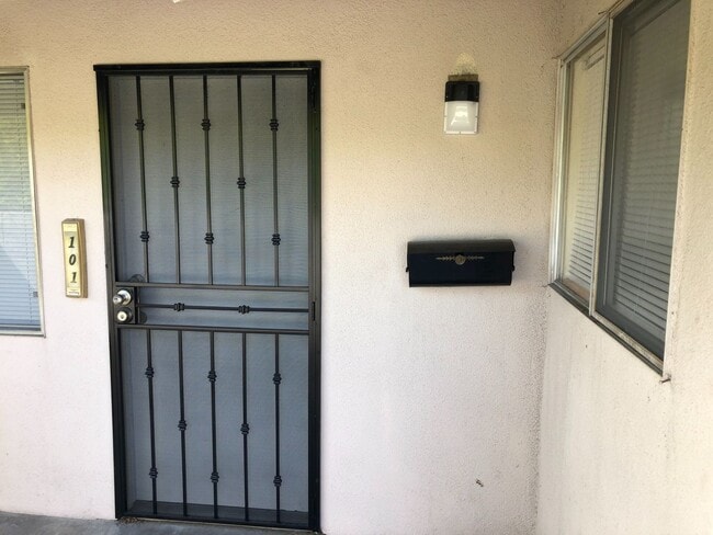 Photo - Airy 2 Bedroom 2 Bath with Front Patio