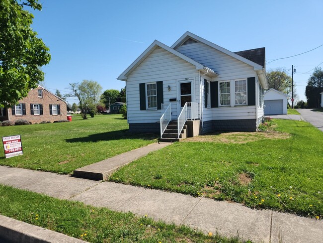 Photo - 137 Maple Ave House